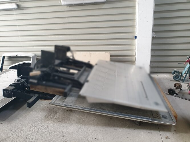 Baer Cargolift Ladebordwand Baer Cargolift Ladebordwand 2t BÄR Typ BC2000S4 - Tail lift: picture 3 Baer Cargolift Ladebordwand Baer Cargolift Ladebordwand 2t BÄR Typ BC2000S4 - Tail lift: picture 3
