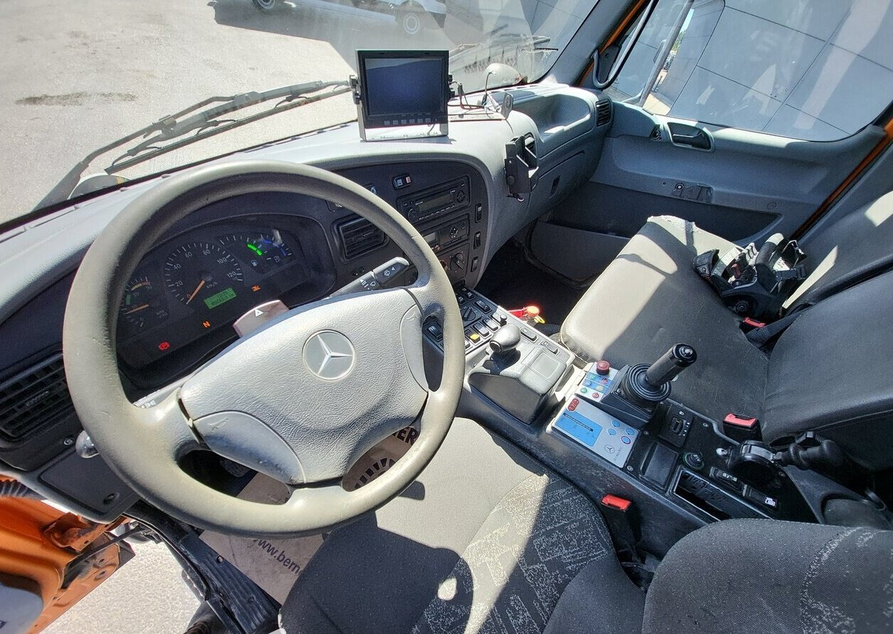 Unimog U 20 4x4 U 20 4x4, Zapfwelle, Kran Hiab 022D-3 HiDuo, Funk - Commercial truck: picture 3 Unimog U 20 4x4 U 20 4x4, Zapfwelle, Kran Hiab 022D-3 HiDuo, Funk - Commercial truck: picture 3