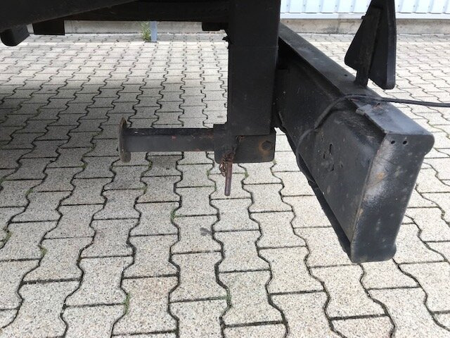 EAL-TA-F EAL-TA-F - Curtainsider trailer: picture 4 EAL-TA-F EAL-TA-F - Curtainsider trailer: picture 4