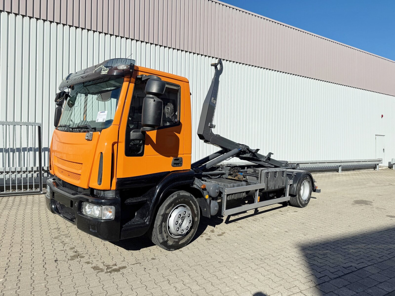 Euro Cargo 160E25 4x2 Euro Cargo 160E25 4x2, HIAB Abroller - Hook lift truck: picture 1 Euro Cargo 160E25 4x2 Euro Cargo 160E25 4x2, HIAB Abroller - Hook lift truck: picture 1