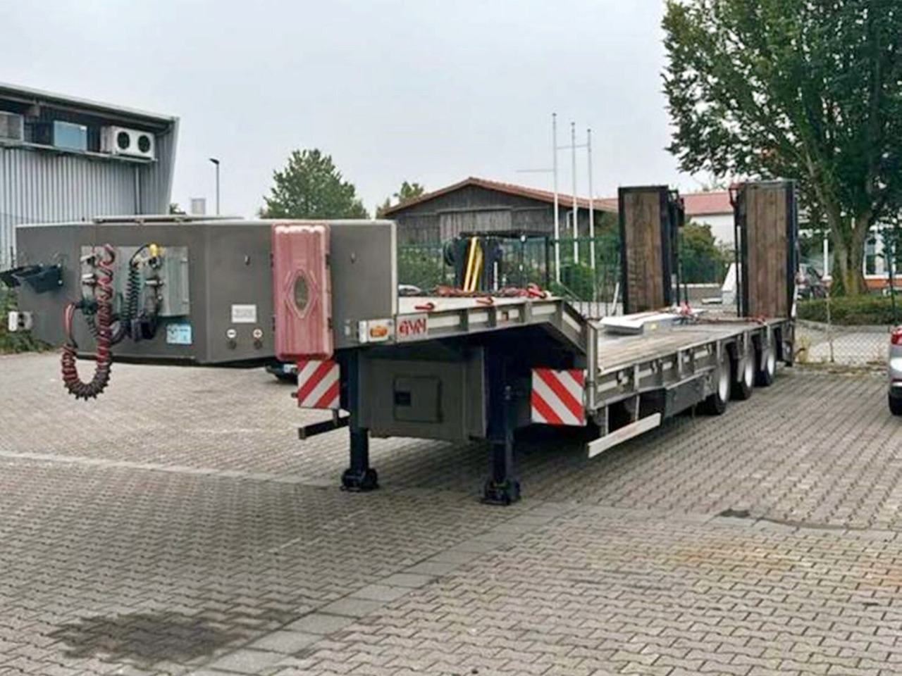 GVN Trailer 329 GVN Trailer 329 - Low loader semi-trailer: picture 1 GVN Trailer 329 GVN Trailer 329 - Low loader semi-trailer: picture 1