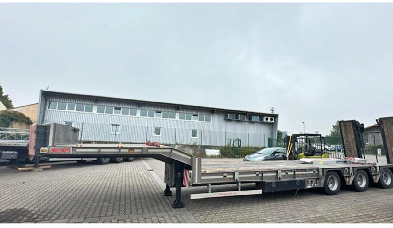 GVN Trailer 329 GVN Trailer 329 - Low loader semi-trailer: picture 2 GVN Trailer 329 GVN Trailer 329 - Low loader semi-trailer: picture 2