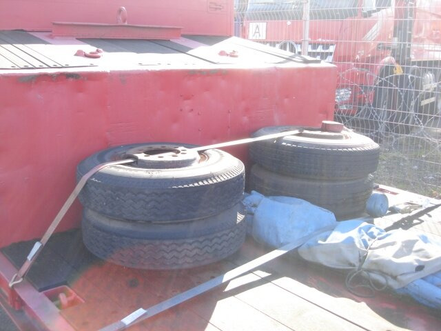 Goldhofer STZ -TL3-32/80 Goldhofer STZ-TL3-32/80 Nutzlast: 35 to., 5,85 m Tiefbett - Low loader semi-trailer: picture 5 Goldhofer STZ -TL3-32/80 Goldhofer STZ-TL3-32/80 Nutzlast: 35 to., 5,85 m Tiefbett - Low loader semi-trailer: picture 5