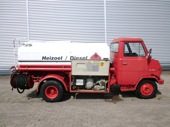 Hanomag F 75/35 Ki Hanomag-Henschel F 75/35 Ki, 5 cbm - Tanker truck: picture 4 Hanomag F 75/35 Ki Hanomag-Henschel F 75/35 Ki, 5 cbm - Tanker truck: picture 4