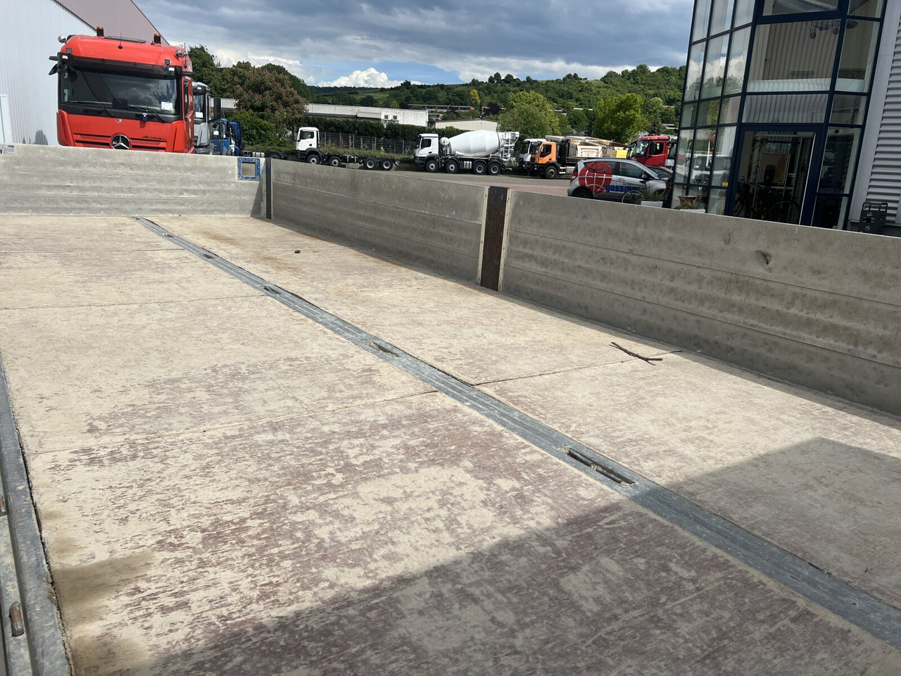 Iveco EuroCargo ML140E25/P 4x2 EuroCargo ML140E25/P 4x2, EEV, 6-Zylinder, 2x AHK - Dropside/ Flatbed truck: picture 4 Iveco EuroCargo ML140E25/P 4x2 EuroCargo ML140E25/P 4x2, EEV, 6-Zylinder, 2x AHK - Dropside/ Flatbed truck: picture 4