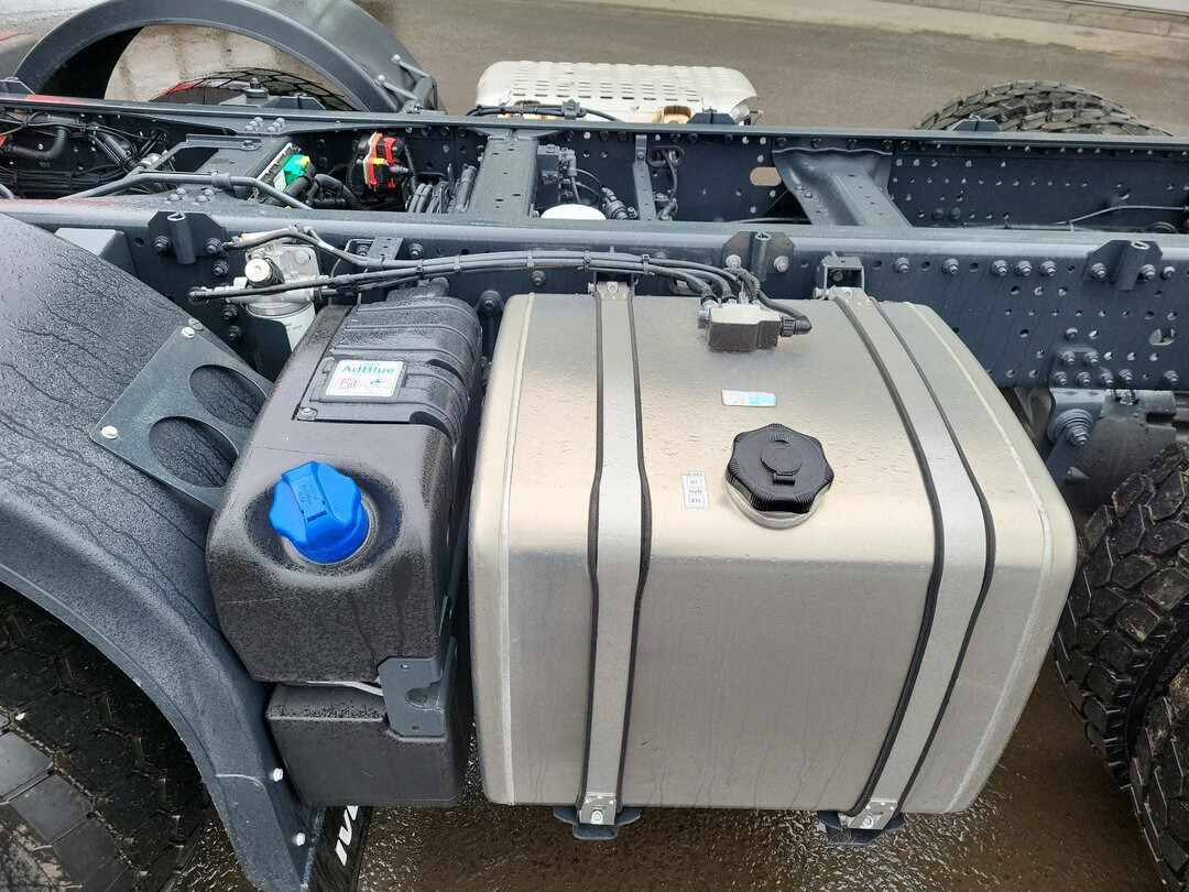 Iveco T-Way 510 8x4 T-Way 510 8x4, 4x VORHANDEN! - Cab chassis truck: picture 2 Iveco T-Way 510 8x4 T-Way 510 8x4, 4x VORHANDEN! - Cab chassis truck: picture 2