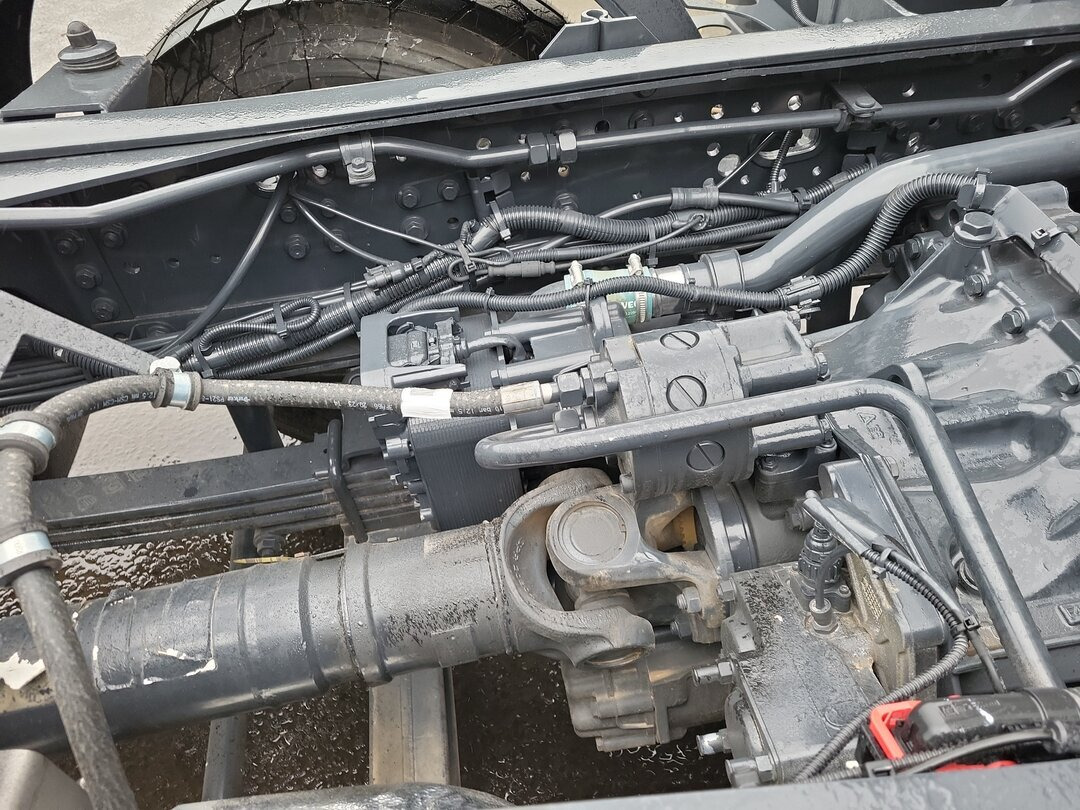 Iveco T-Way 510 8x4 T-Way 510 8x4, 4x VORHANDEN! - Cab chassis truck: picture 5 Iveco T-Way 510 8x4 T-Way 510 8x4, 4x VORHANDEN! - Cab chassis truck: picture 5