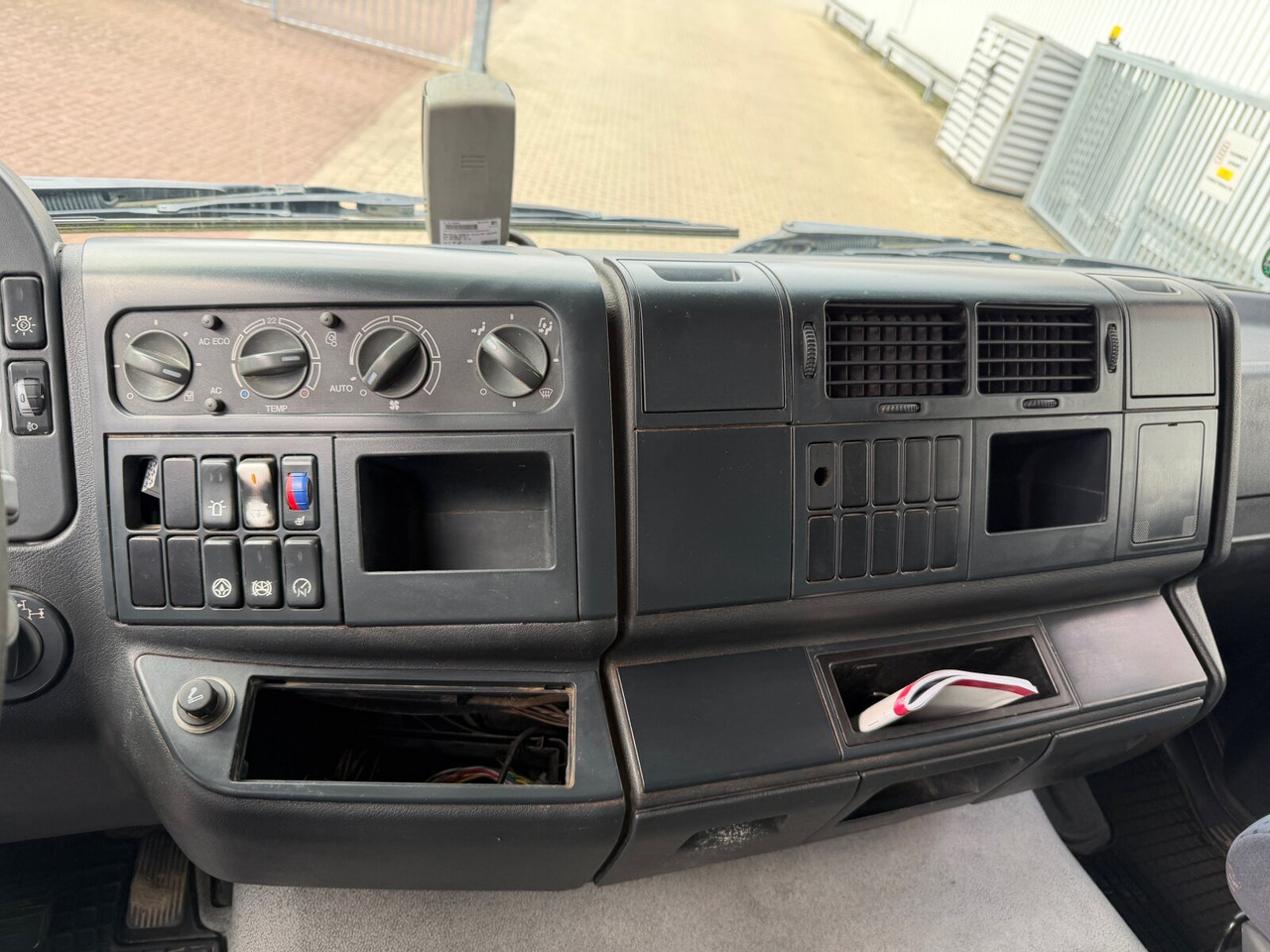 MAN TGA 26.400 6X4 BB TGA 26.400 6X4 BB, Intarder - Tipper: picture 4 MAN TGA 26.400 6X4 BB TGA 26.400 6X4 BB, Intarder - Tipper: picture 4