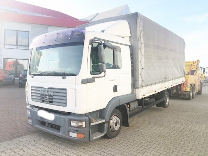 MAN TGL 8.210 BL 4x2 TGL 8.210 BL 4x2 mit LBW, Motorschaden! - Curtain side truck: picture 2 MAN TGL 8.210 BL 4x2 TGL 8.210 BL 4x2 mit LBW, Motorschaden! - Curtain side truck: picture 2