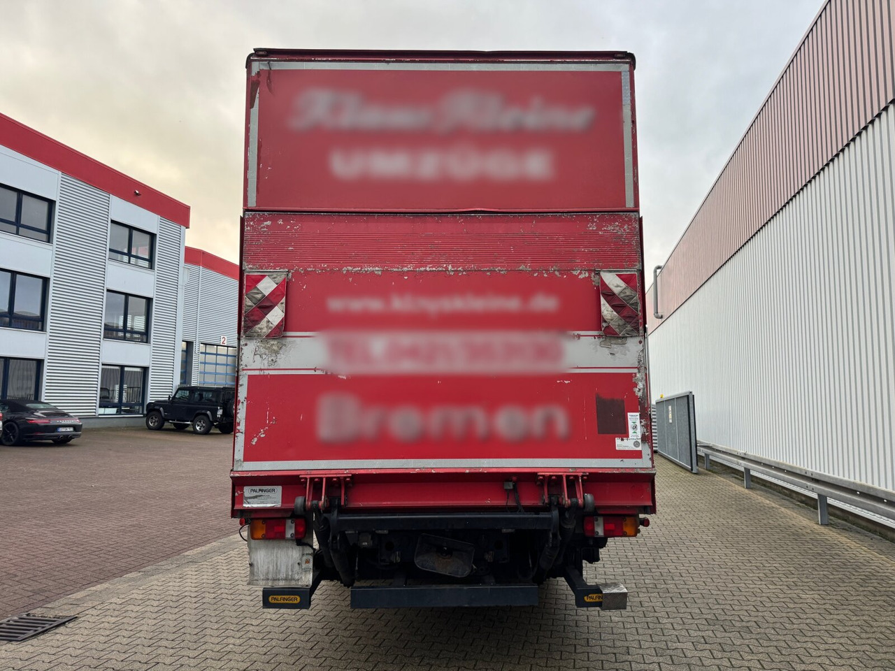 Box truck MAN TGM 15.290 4x2 LL TGM 15.290 4x2 LL, Topsleeper, LBW MBB, Möbelkoffer: picture 12 Box truck MAN TGM 15.290 4x2 LL TGM 15.290 4x2 LL, Topsleeper, LBW MBB, Möbelkoffer: picture 12