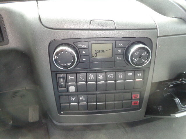 Crane truck, Dropside/ Flatbed truck MAN TGM 26.340 6x2-4 LL TGM 26.340 6x2-4 LL,Lenk-Liftachse, Heckkran, Palfinger PK 11.001, faltbar,: picture 11 Crane truck, Dropside/ Flatbed truck MAN TGM 26.340 6x2-4 LL TGM 26.340 6x2-4 LL,Lenk-Liftachse, Heckkran, Palfinger PK 11.001, faltbar,: picture 11