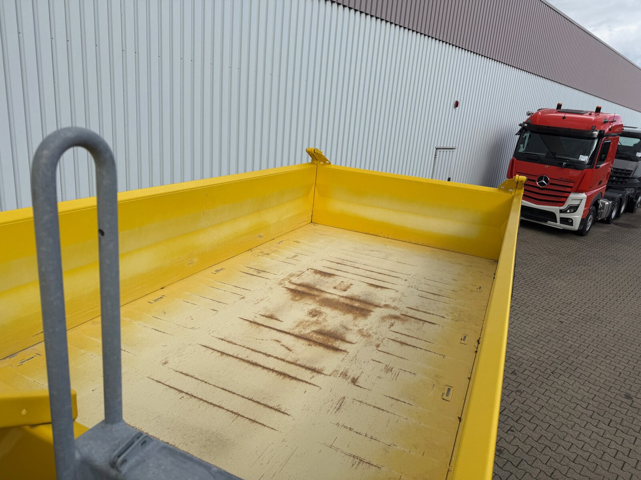 MAN TGS 26.470 6x6 BB TGS 26.470 6x6 BB, Hohe Bauart, Navi, Motorabtrieb, Bordmatik - Tipper: picture 2 MAN TGS 26.470 6x6 BB TGS 26.470 6x6 BB, Hohe Bauart, Navi, Motorabtrieb, Bordmatik - Tipper: picture 2