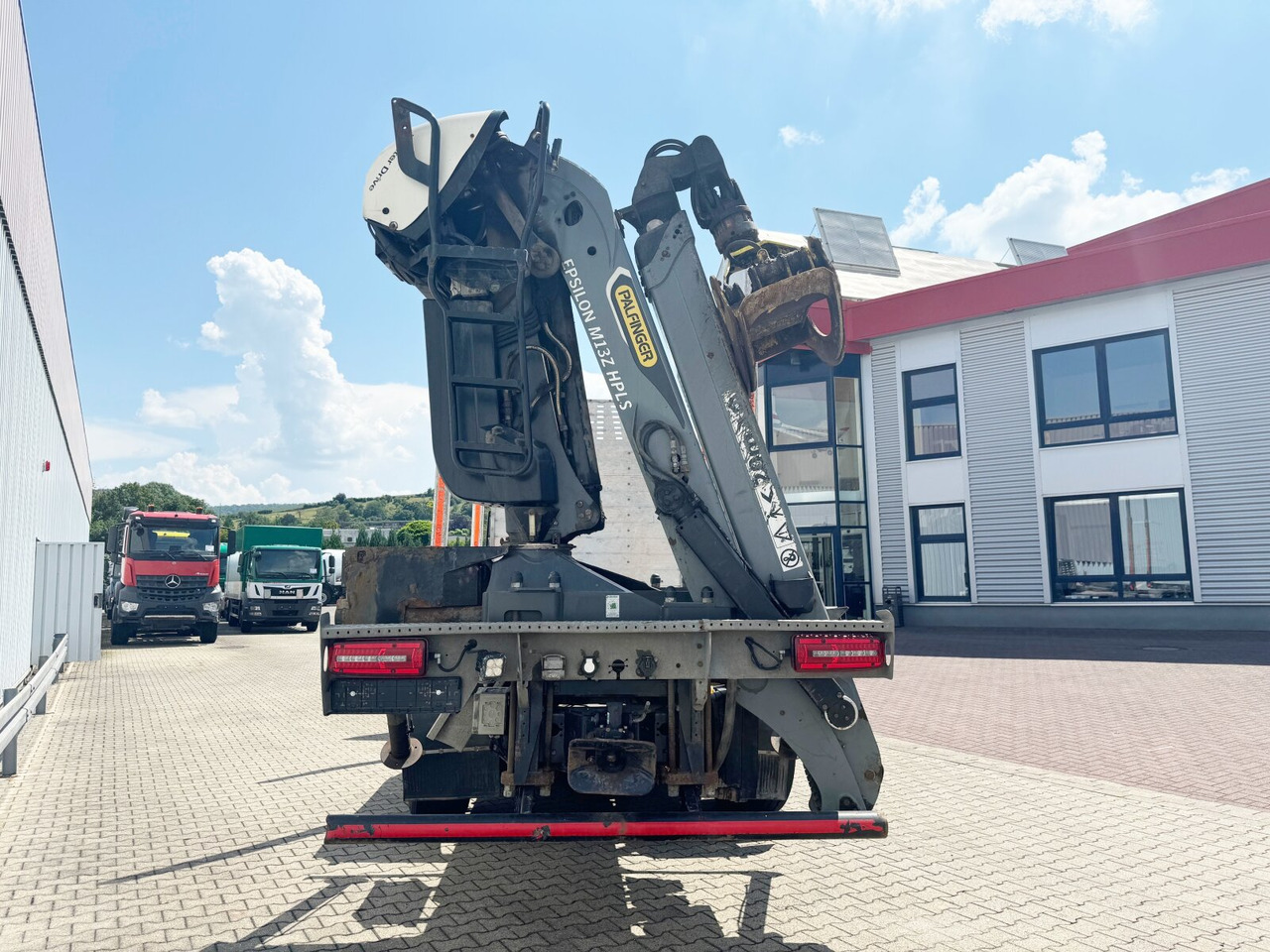 Logging truck, Crane truck MAN TGS 26.500 6X4H-4 BL TGS 26.500 6X4H-4 BL, PriTarder, HydroDrive, Lenk-/Lift, Heckkran Epsilon M130Z83: picture 10 Logging truck, Crane truck MAN TGS 26.500 6X4H-4 BL TGS 26.500 6X4H-4 BL, PriTarder, HydroDrive, Lenk-/Lift, Heckkran Epsilon M130Z83: picture 10