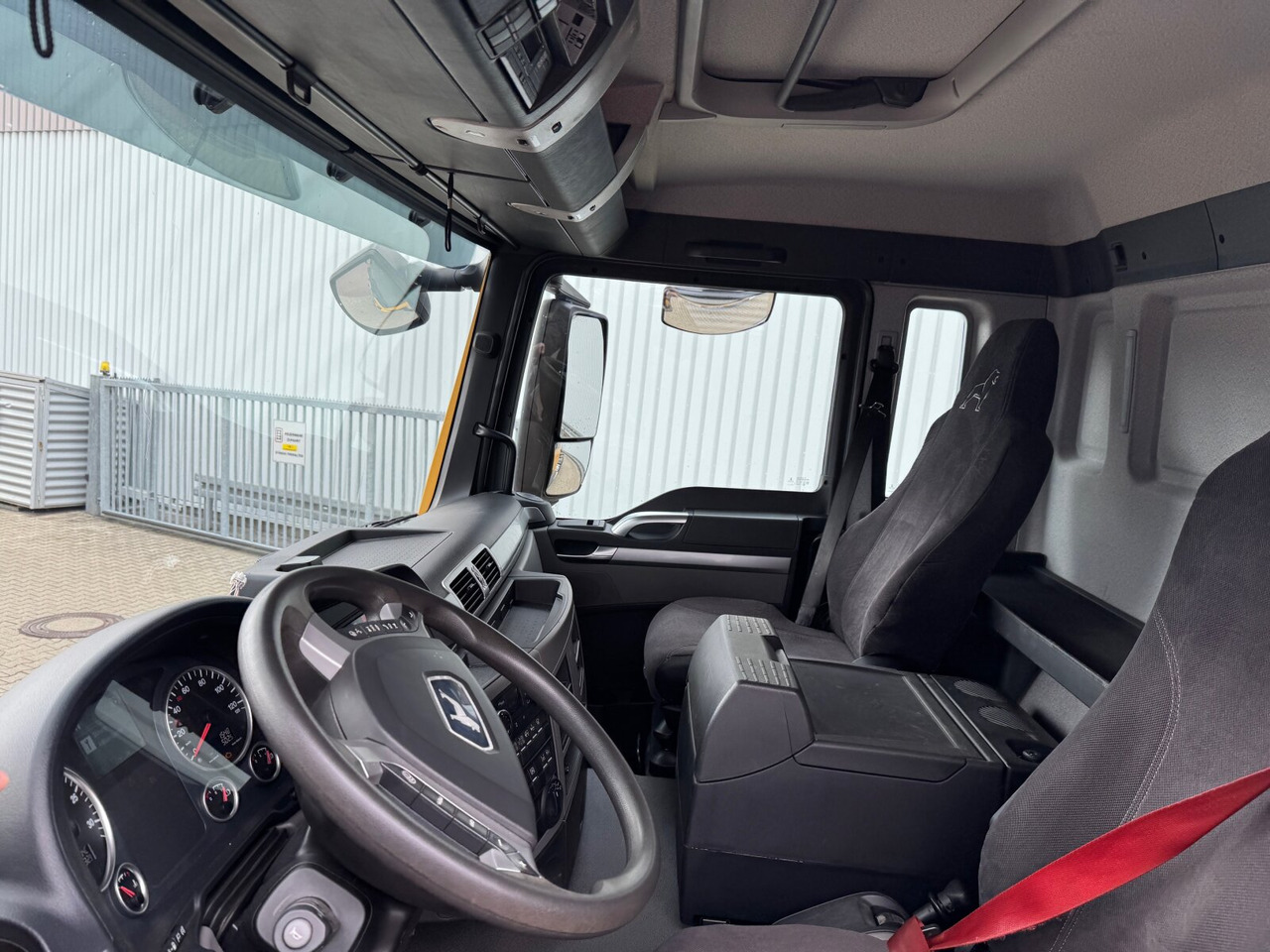 MAN TGS 26.510 6x4-4 BL TGS 26.510 6x4-4 BL, PriTrader, Lenk-/Liftachse - Hook lift truck: picture 4 MAN TGS 26.510 6x4-4 BL TGS 26.510 6x4-4 BL, PriTrader, Lenk-/Liftachse - Hook lift truck: picture 4