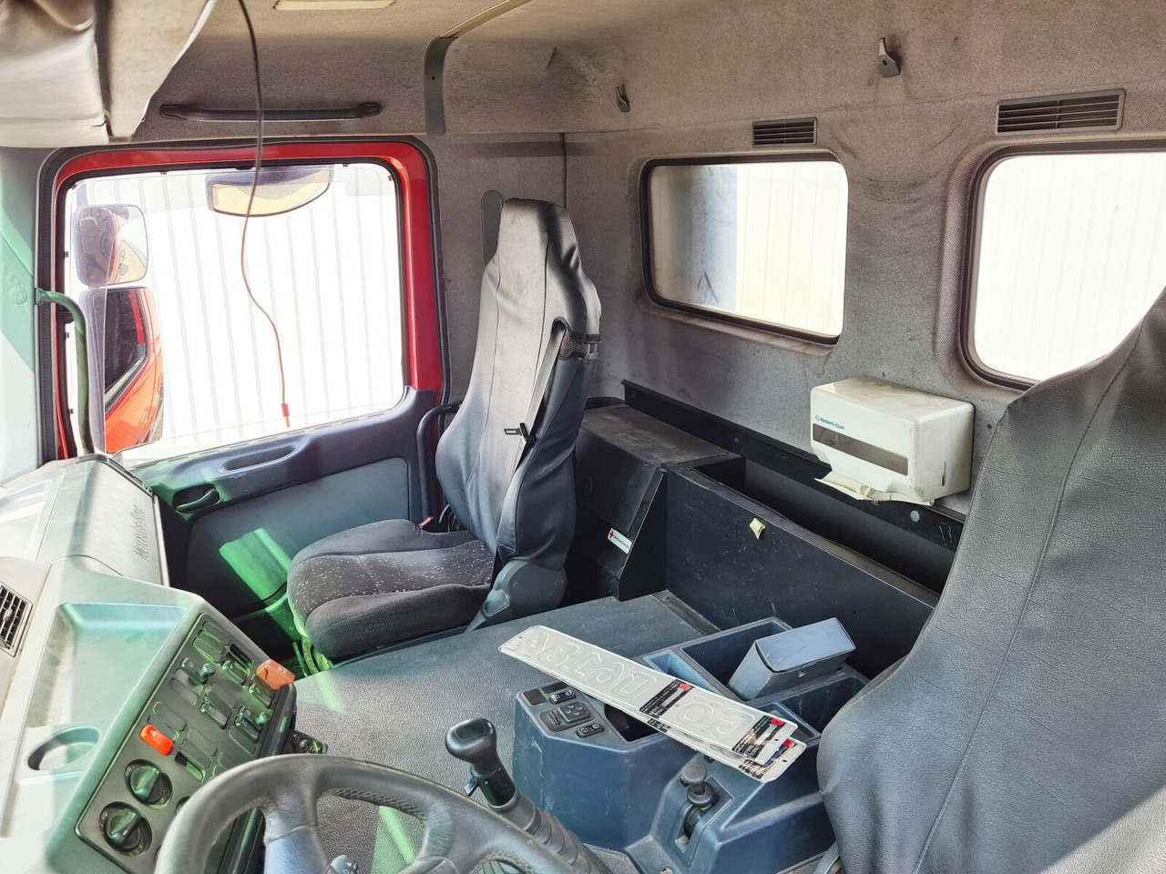 Mercedes-Benz Actros 1835 K 4x2 Actros 1835 K 4x2 - Cab chassis truck: picture 4 Mercedes-Benz Actros 1835 K 4x2 Actros 1835 K 4x2 - Cab chassis truck: picture 4