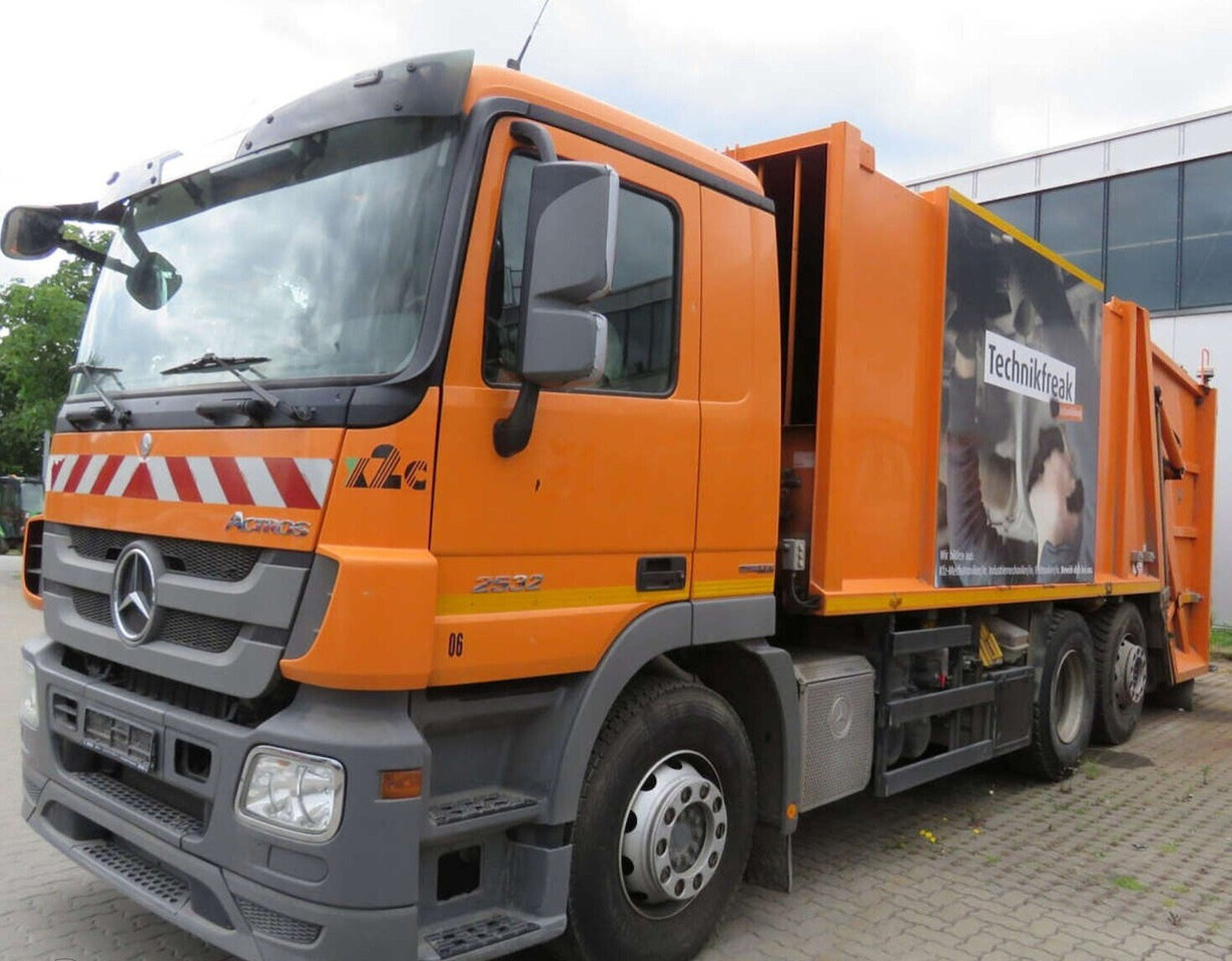 Mercedes-Benz Actros 2532 L 6x2 Actros 2532/41 L 6x2, EEV, Lenkachse, Haller X2C M21, Zöller-Schüttung - Garbage truck: picture 1 Mercedes-Benz Actros 2532 L 6x2 Actros 2532/41 L 6x2, EEV, Lenkachse, Haller X2C M21, Zöller-Schüttung - Garbage truck: picture 1
