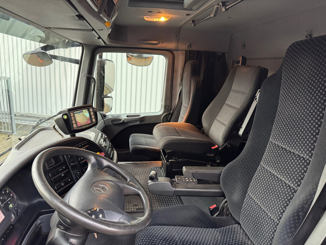 Mercedes-Benz Actros 2641/48 L 6x4 Actros 2641/48 L 6x4 - Cab chassis truck: picture 4 Mercedes-Benz Actros 2641/48 L 6x4 Actros 2641/48 L 6x4 - Cab chassis truck: picture 4