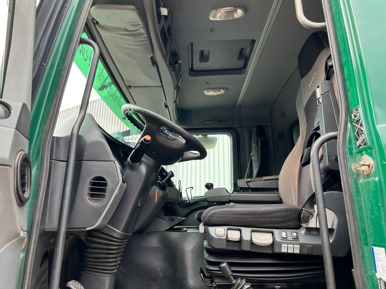Interior photo 1: Tipper Mercedes-Benz Actros 2644/48 K 6x4 Actros 2644/48 K 6x4, Stahlmulde ca. 14m³
