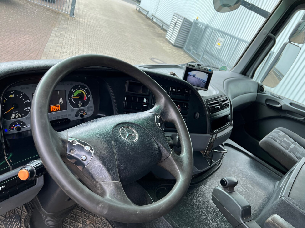 Interior photo 3: Tipper Mercedes-Benz Actros 2644/48 K 6x4 Actros 2644/48 K 6x4, Stahlmulde ca. 14m³