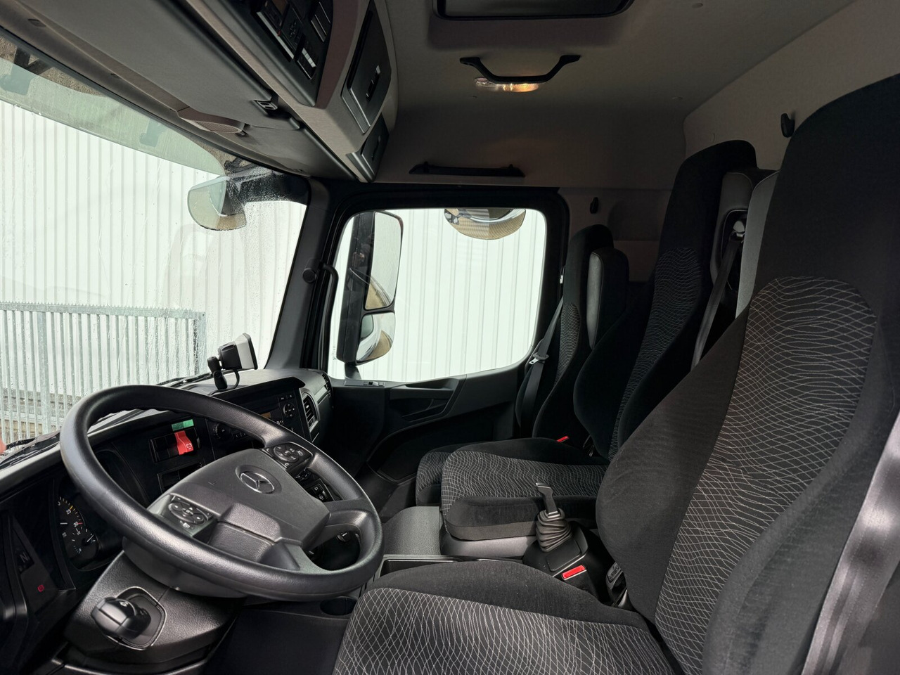 Mercedes-Benz Arocs 1827 A 4x4 Arocs 1827 A 4x4, Ex-! - Dropside/ Flatbed truck: picture 2 Mercedes-Benz Arocs 1827 A 4x4 Arocs 1827 A 4x4, Ex-! - Dropside/ Flatbed truck: picture 2