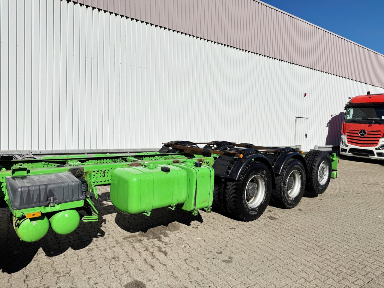 Cab chassis truck Mercedes-Benz Arocs 3242/48 LK 8x4/4 Arocs 3242/48 LK 8x4/4, Lenk-/Liftachse, Nebenantrieb: picture 15