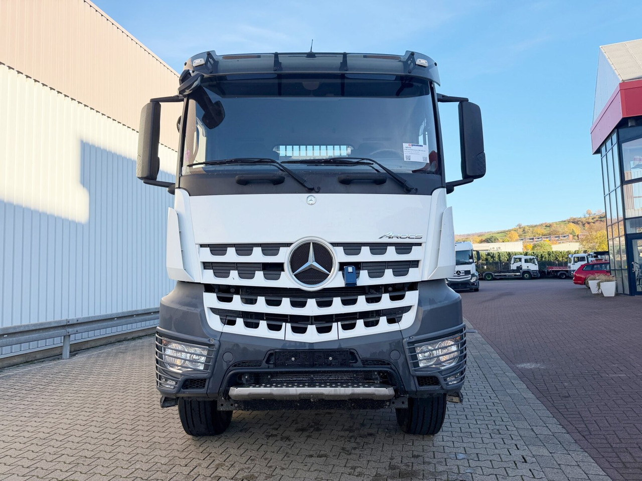 Tipper Mercedes-Benz Arocs 3351 AK 6x6 Arocs 3351 AK 6x6, Retarder, Grounder, Motorabtrieb, pneum. Heckklappenöffnung: picture 8 Tipper Mercedes-Benz Arocs 3351 AK 6x6 Arocs 3351 AK 6x6, Retarder, Grounder, Motorabtrieb, pneum. Heckklappenöffnung: picture 8