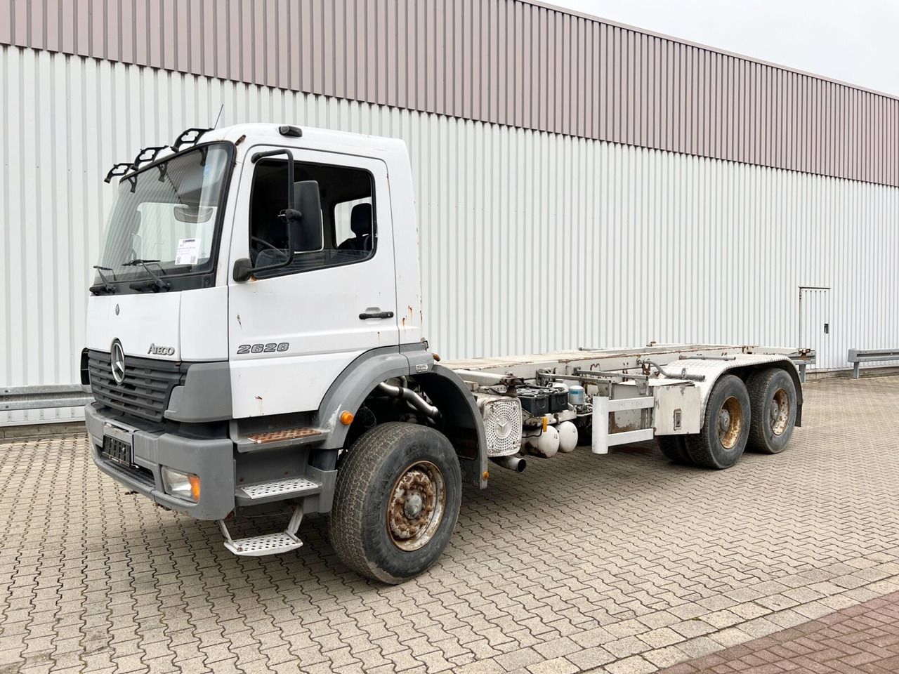 Mercedes-Benz Atego 2628 K 6x4 Atego 2628 K 6x4, 6-Zylinder - Cab chassis truck: picture 1 Mercedes-Benz Atego 2628 K 6x4 Atego 2628 K 6x4, 6-Zylinder - Cab chassis truck: picture 1