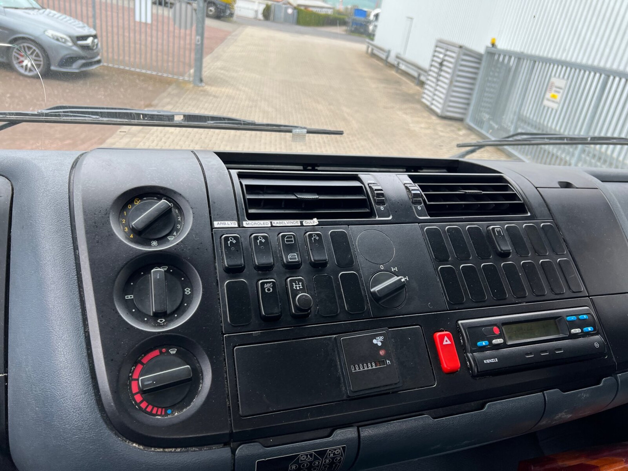 Mercedes-Benz Atego 2628 K 6x4 Atego 2628 K 6x4, 6-Zylinder - Cab chassis truck: picture 5 Mercedes-Benz Atego 2628 K 6x4 Atego 2628 K 6x4, 6-Zylinder - Cab chassis truck: picture 5