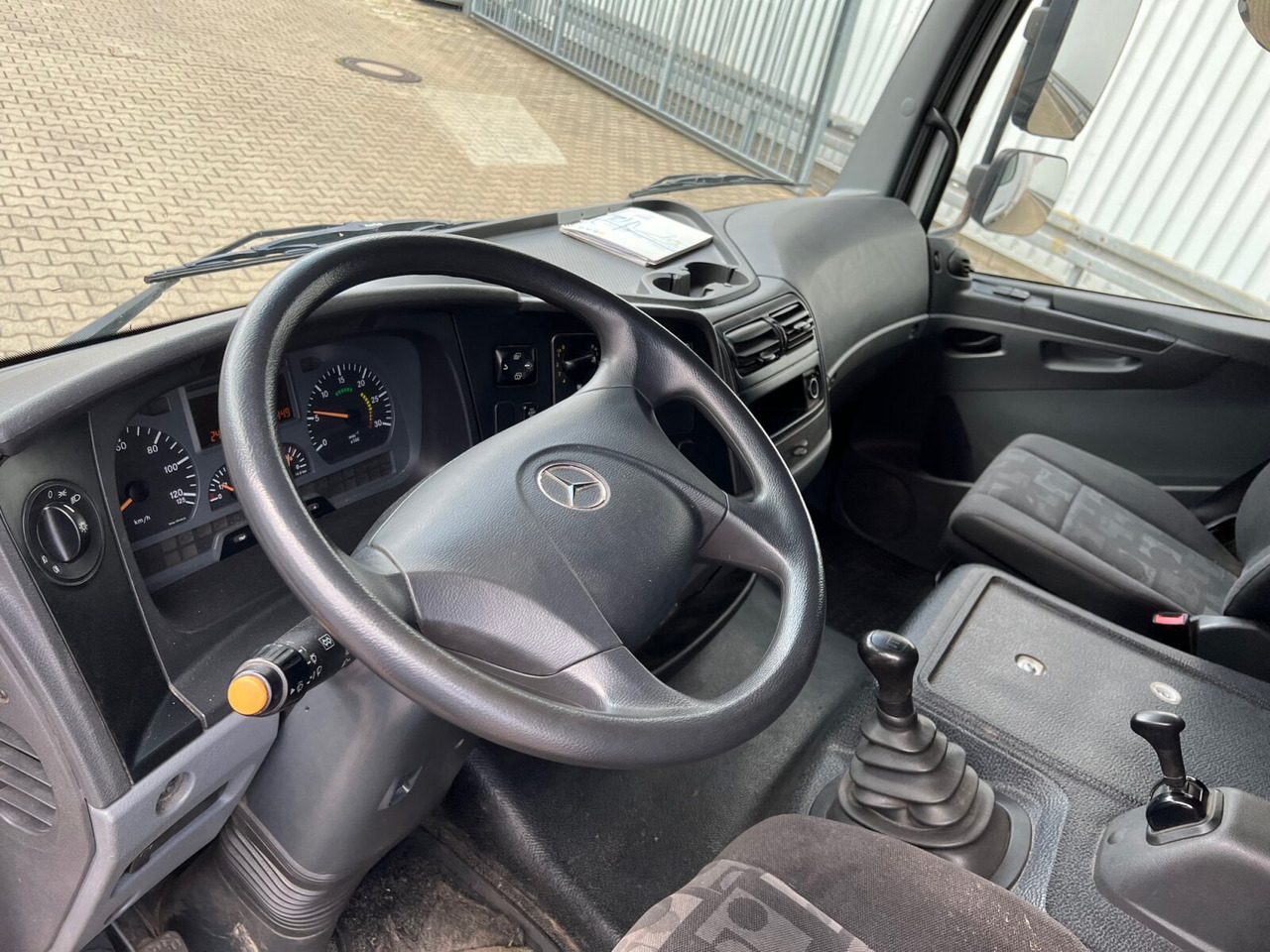Mercedes-Benz Atego 818 L 4x2 Atego 818 L 4x2 mit LBW BÄR - Curtain side truck: picture 4 Mercedes-Benz Atego 818 L 4x2 Atego 818 L 4x2 mit LBW BÄR - Curtain side truck: picture 4