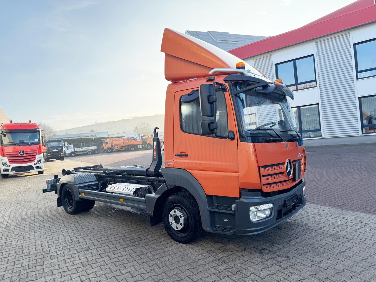 Hook lift truck Mercedes-Benz Atego 824 L 4x2 Atego 824 L 4x2, Motorabtrieb, City-Abroller: picture 8