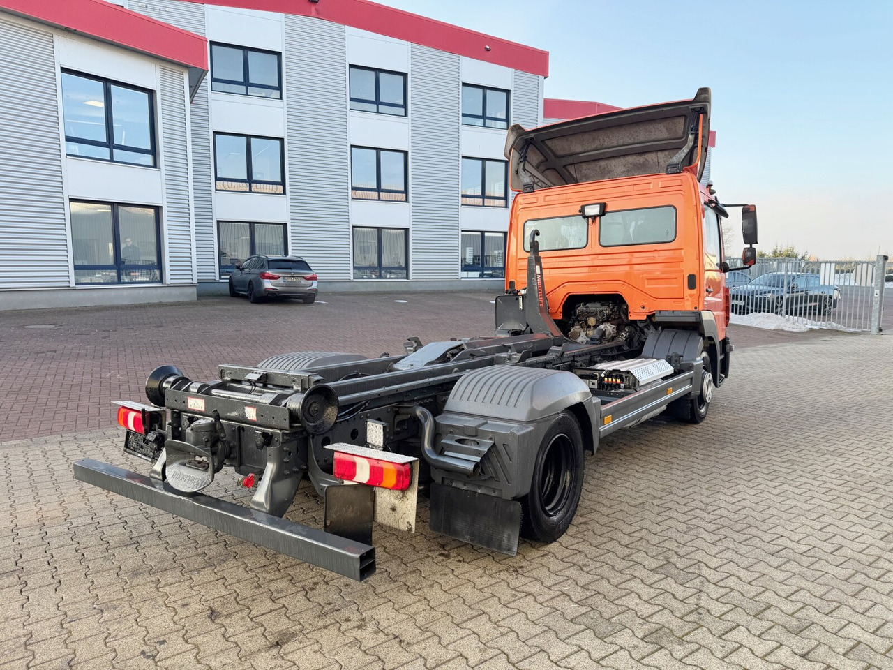 Hook lift truck Mercedes-Benz Atego 824 L 4x2 Atego 824 L 4x2, Motorabtrieb, City-Abroller: picture 9