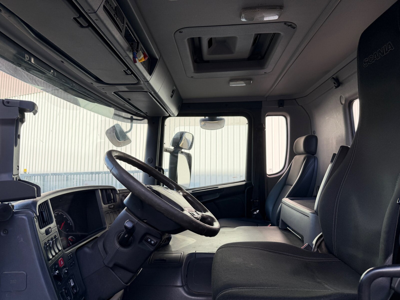 Scania P 320/400 6x2-4 P 320/400 6x2-4, Lenk-/Liftachse, Tele-Absetzanlage, Funk - Skip loader truck: picture 3 Scania P 320/400 6x2-4 P 320/400 6x2-4, Lenk-/Liftachse, Tele-Absetzanlage, Funk - Skip loader truck: picture 3