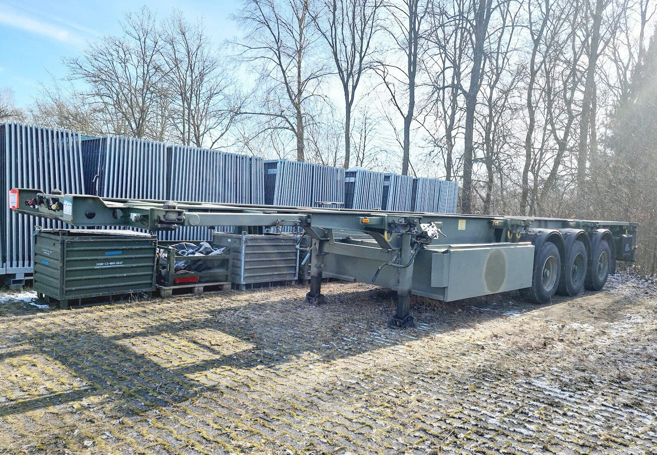 Schmitz Cargobull SCF 24 Containerchassis SCF 24 Containerchassis, 2x20/20/30/40ft, Ex-Bundeswehr! - Semi-trailer: picture 1 Schmitz Cargobull SCF 24 Containerchassis SCF 24 Containerchassis, 2x20/20/30/40ft, Ex-Bundeswehr! - Semi-trailer: picture 1