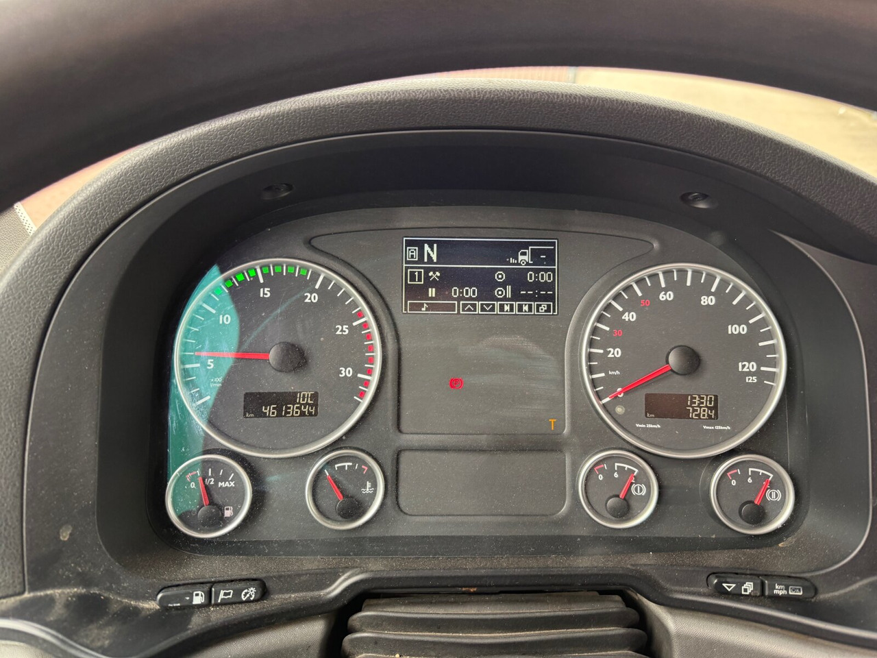 MAN TGX 26.480 6x4 BLS TGX 26.480 6x4 BLS, Retarder, XLX, Standklima, Hydraulik, zGG 90t - Tractor truck: picture 3 MAN TGX 26.480 6x4 BLS TGX 26.480 6x4 BLS, Retarder, XLX, Standklima, Hydraulik, zGG 90t - Tractor truck: picture 3