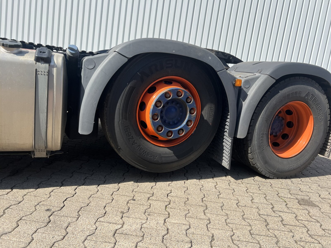 MAN TGX 26.500 6X2/4 BLS TGX 26.500 6X2/4 BLS, Intarder, Vorlauflenk-/lift, Standklima, XXL-Fahrerhaus - Tractor truck: picture 4 MAN TGX 26.500 6X2/4 BLS TGX 26.500 6X2/4 BLS, Intarder, Vorlauflenk-/lift, Standklima, XXL-Fahrerhaus - Tractor truck: picture 4