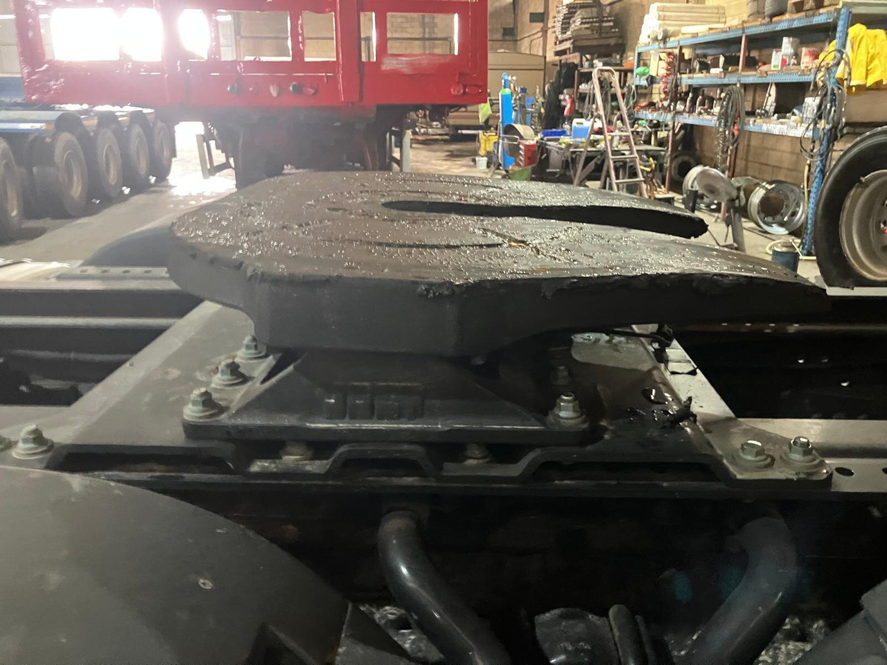 MAN TGX 33.580 6x4 BB TGX 33.580 6x4 BB, Retarder, zZGG 150.000kg - Tractor truck: picture 3 MAN TGX 33.580 6x4 BB TGX 33.580 6x4 BB, Retarder, zZGG 150.000kg - Tractor truck: picture 3