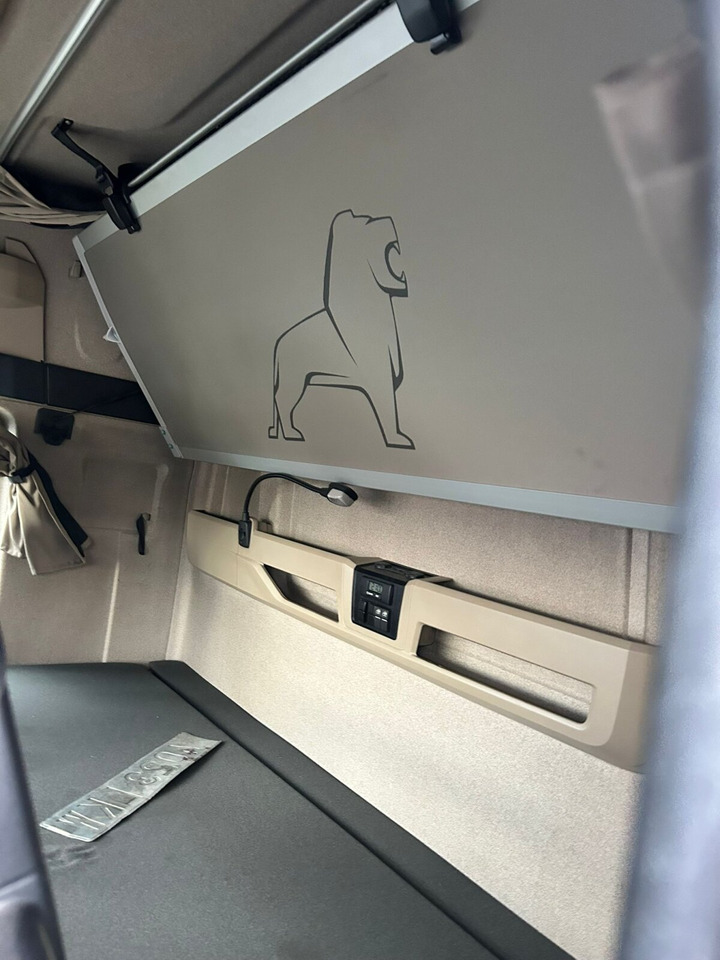 MAN TGX 33.580 6x4 BB TGX 33.580 6x4 BB, Retarder, zZGG 150.000kg - Tractor truck: picture 3 MAN TGX 33.580 6x4 BB TGX 33.580 6x4 BB, Retarder, zZGG 150.000kg - Tractor truck: picture 3