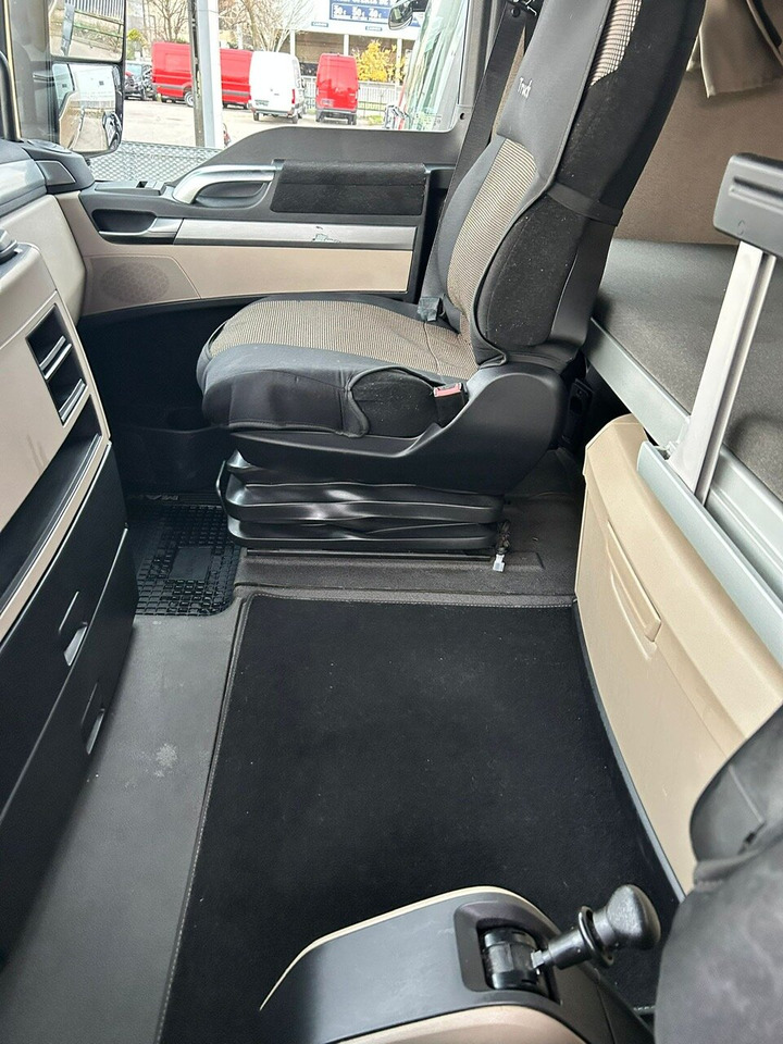 MAN TGX 33.580 6x4 BB TGX 33.580 6x4 BB, Retarder, zZGG 150.000kg - Tractor truck: picture 4 MAN TGX 33.580 6x4 BB TGX 33.580 6x4 BB, Retarder, zZGG 150.000kg - Tractor truck: picture 4