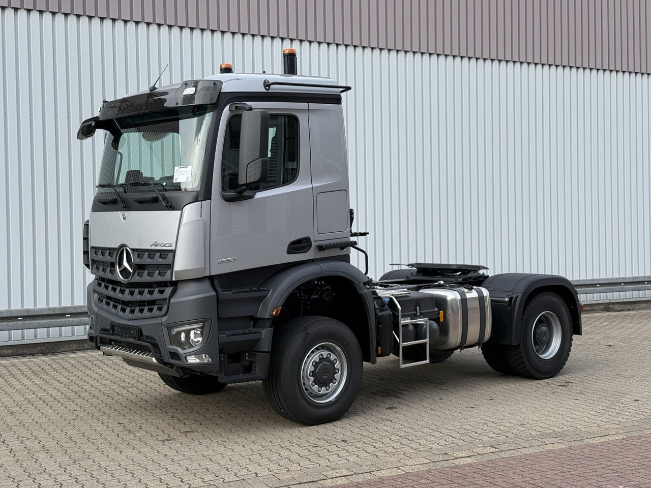 Mercedes-Benz Arocs 1853 AS 4x4 Arocs 1853 AS 4x4, Retarder, MultimediaCockpit, Navi - Tractor truck: picture 1 Mercedes-Benz Arocs 1853 AS 4x4 Arocs 1853 AS 4x4, Retarder, MultimediaCockpit, Navi - Tractor truck: picture 1
