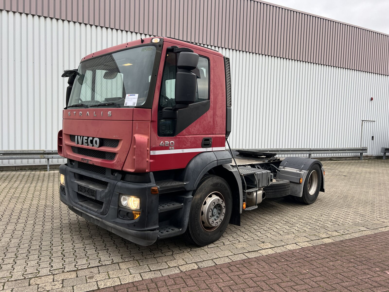 Stralis AD440S42T/P 4x2 Stralis AD440X42T/P 4x2, Ex- Army - Tractor truck: picture 1 Stralis AD440S42T/P 4x2 Stralis AD440X42T/P 4x2, Ex- Army - Tractor truck: picture 1