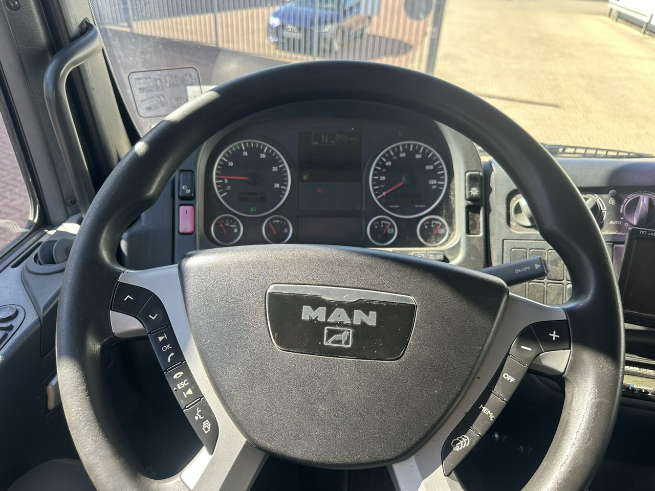MAN TGA 18.360 LL 4x2 TGA 18.360 LL 4x2 - Truck: picture 5 MAN TGA 18.360 LL 4x2 TGA 18.360 LL 4x2 - Truck: picture 5