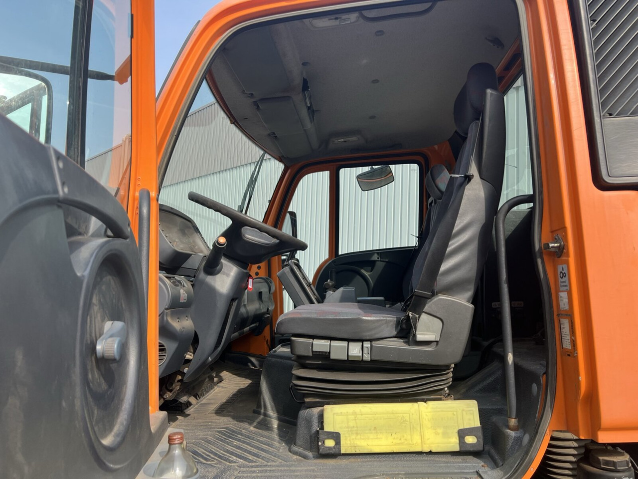 Unimog U 300 4x4 U 300 4x4, Kipper, Kommunalhydraulik, VarioPilot, Zapfwelle - Tipper, Utility/ Special vehicle: picture 5 Unimog U 300 4x4 U 300 4x4, Kipper, Kommunalhydraulik, VarioPilot, Zapfwelle - Tipper, Utility/ Special vehicle: picture 5