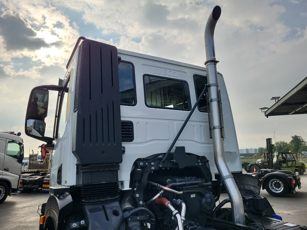 X-Way 460 6x4, Retarder X-Way 460 6x4, Retarder - Hook lift truck: picture 2 X-Way 460 6x4, Retarder X-Way 460 6x4, Retarder - Hook lift truck: picture 2