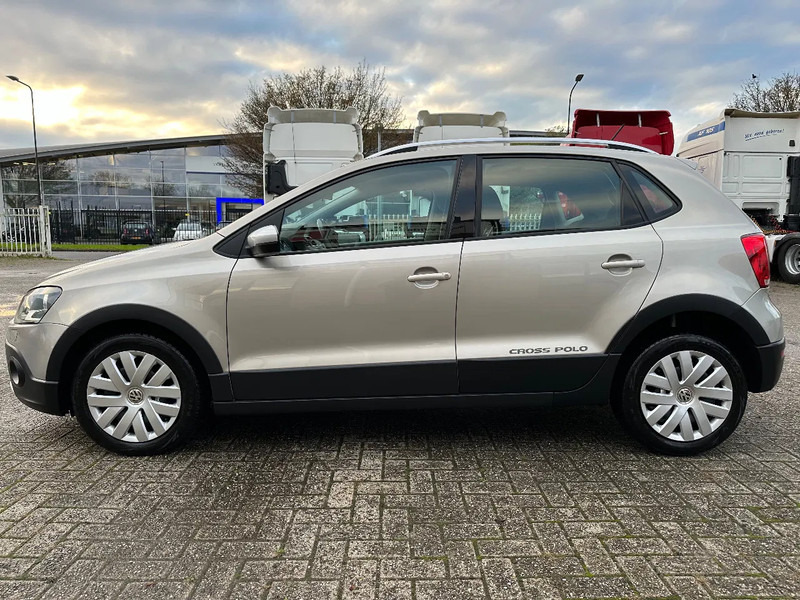 Volkswagen Polo 1.2 TSI CROSS + AUTOMATIC + 101.474 KM + APK/TUV - Car: picture 2 Volkswagen Polo 1.2 TSI CROSS + AUTOMATIC + 101.474 KM + APK/TUV - Car: picture 2