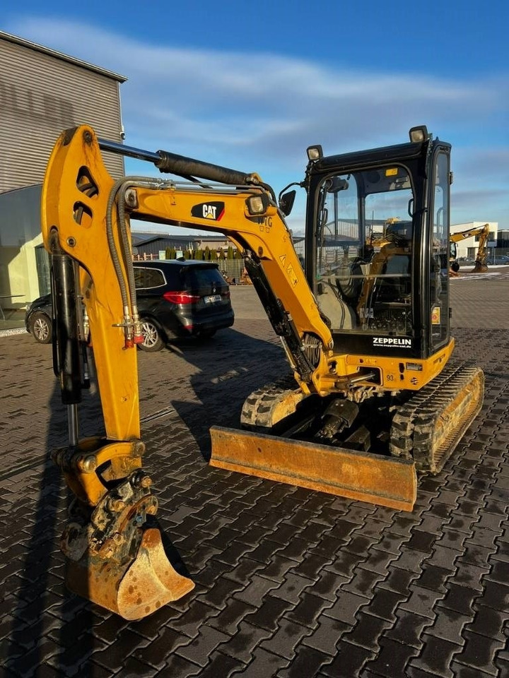 CAT 302.7 DCR  - Mini excavator: picture 2 CAT 302.7 DCR  - Mini excavator: picture 2