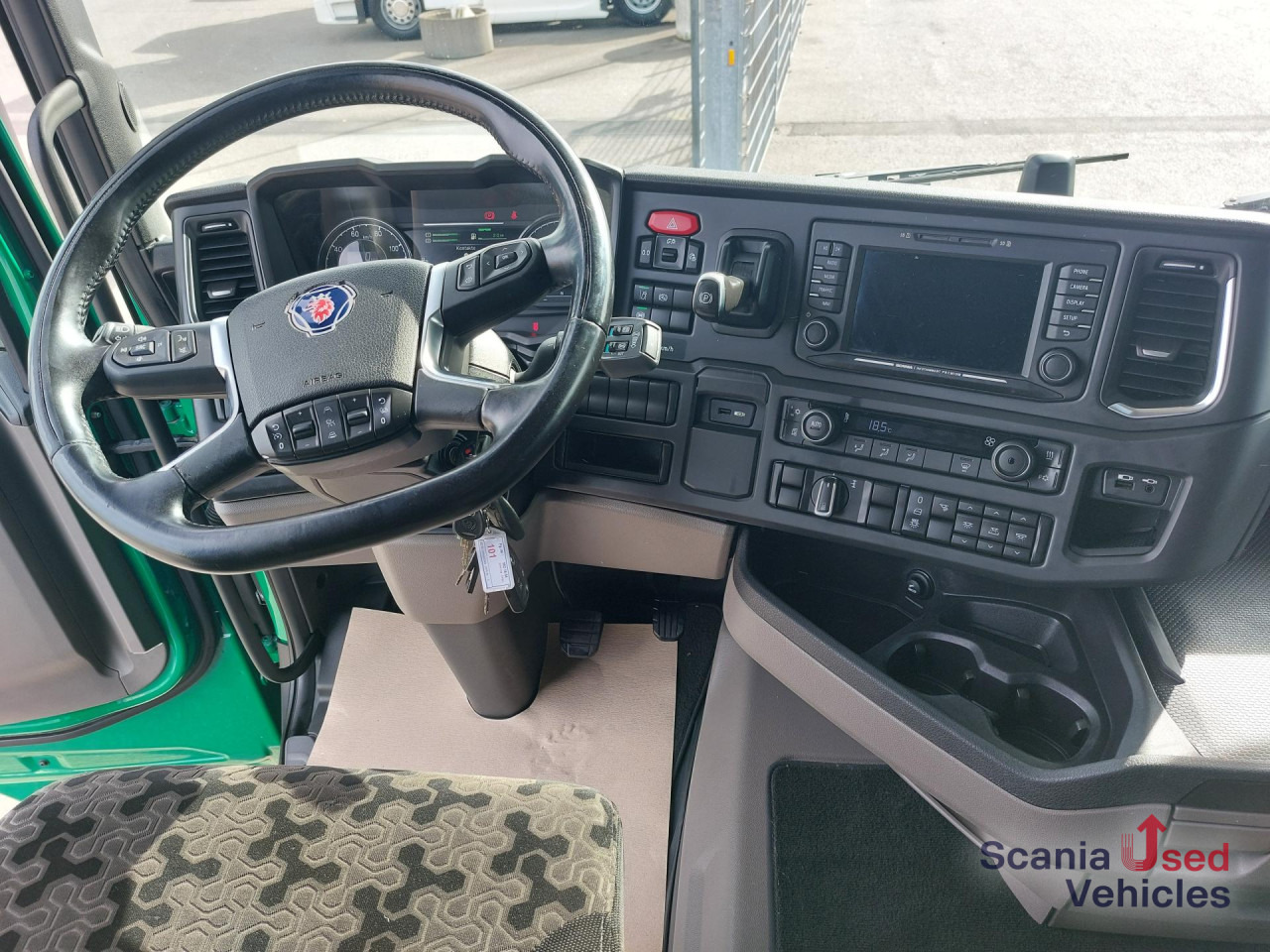 SCANIA R 450 A4x2EB Volumen Mega Jumbo Standklima, LED - Tractor truck: picture 3 SCANIA R 450 A4x2EB Volumen Mega Jumbo Standklima, LED - Tractor truck: picture 3