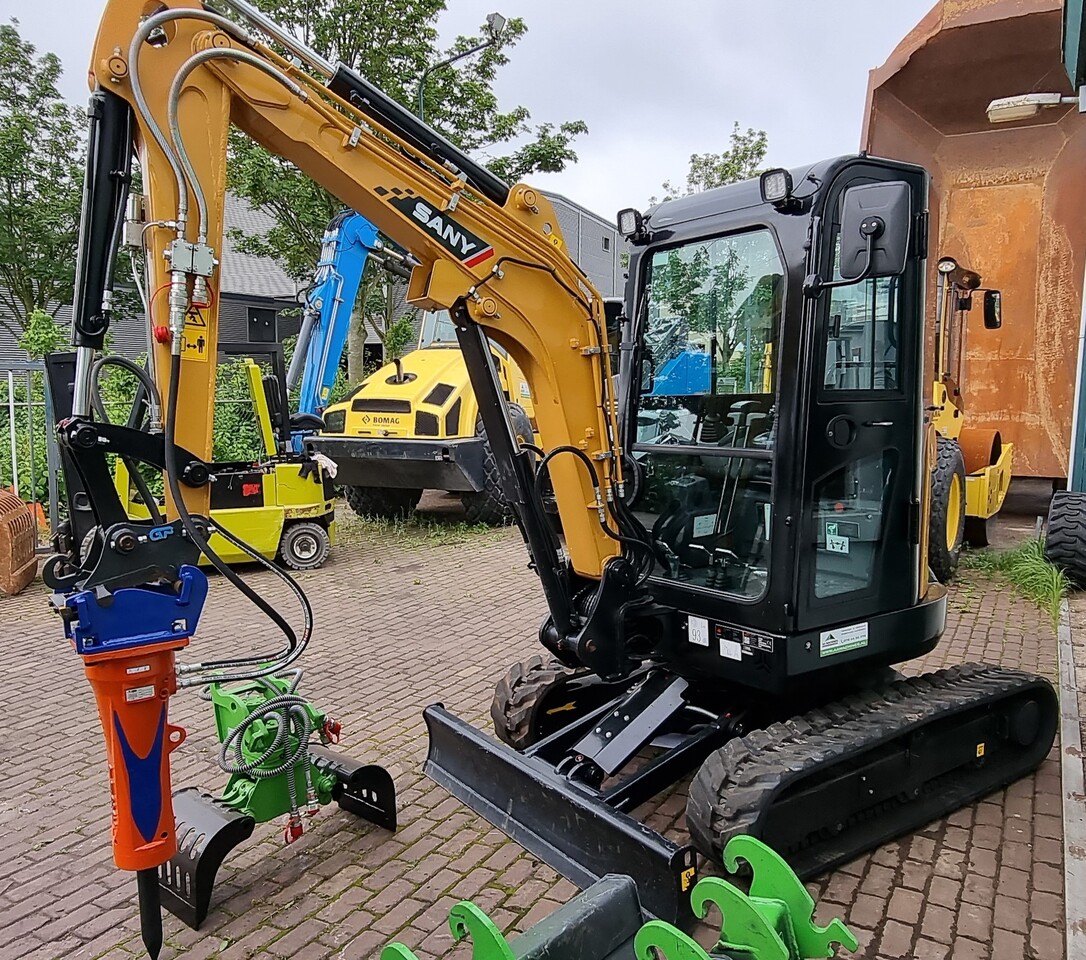 Sany SY18C - Mini excavator: picture 3 Sany SY18C - Mini excavator: picture 3