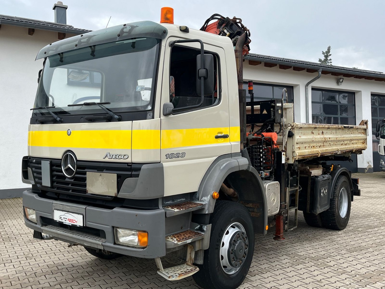 Mercedes-Benz Atego 1823 4x4 Kipper mit Kran Atlas 125.2 Funk - Tipper, Crane truck: picture 4 Mercedes-Benz Atego 1823 4x4 Kipper mit Kran Atlas 125.2 Funk - Tipper, Crane truck: picture 4