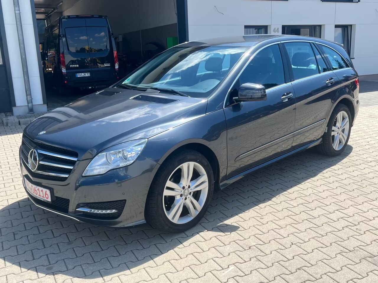 Mercedes-Benz R 350 R R 350 CDI 4Matic Sportpaket - SUV: picture 1 Mercedes-Benz R 350 R R 350 CDI 4Matic Sportpaket - SUV: picture 1