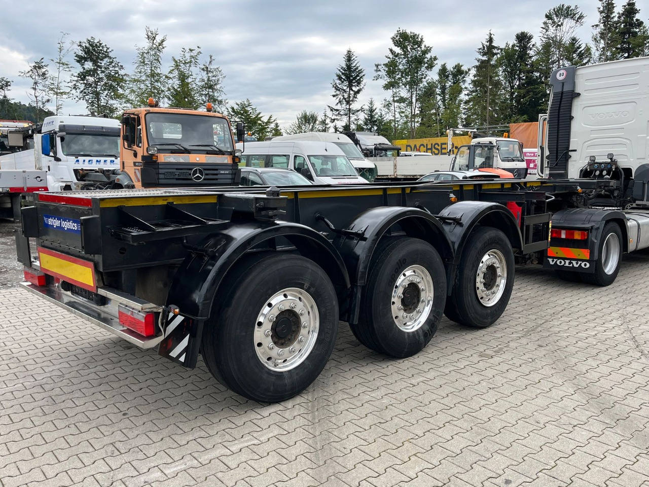 Schwarzmüller S1 R-Serie Tank Chassis ADR SAF Alufelgen - Container transporter/ Swap body semi-trailer: picture 2 Schwarzmüller S1 R-Serie Tank Chassis ADR SAF Alufelgen - Container transporter/ Swap body semi-trailer: picture 2